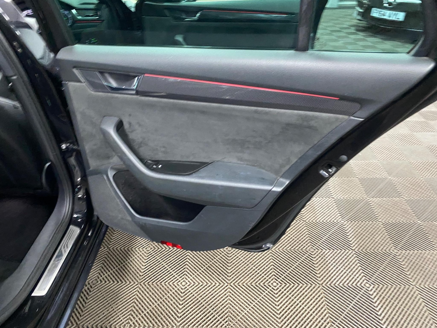 Used Skoda Superb 2018 for sale - 76214913: Photo 40