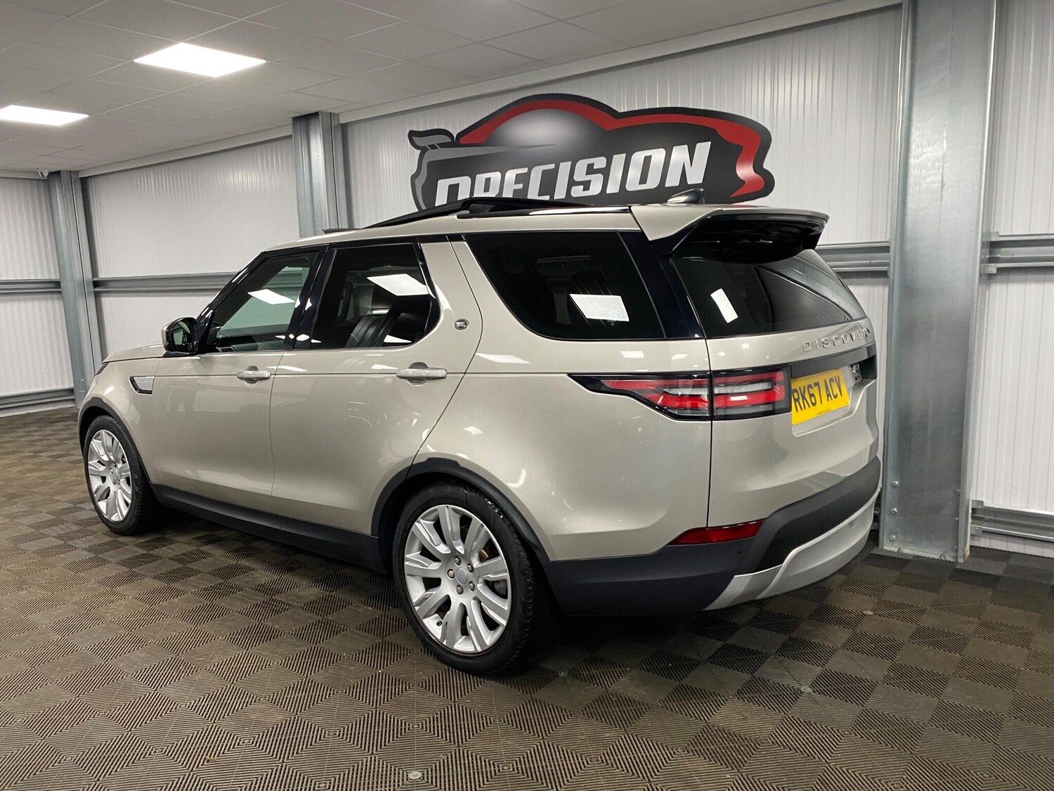 Used Land Rover Discovery 2017 for sale - 76865844: Photo 13