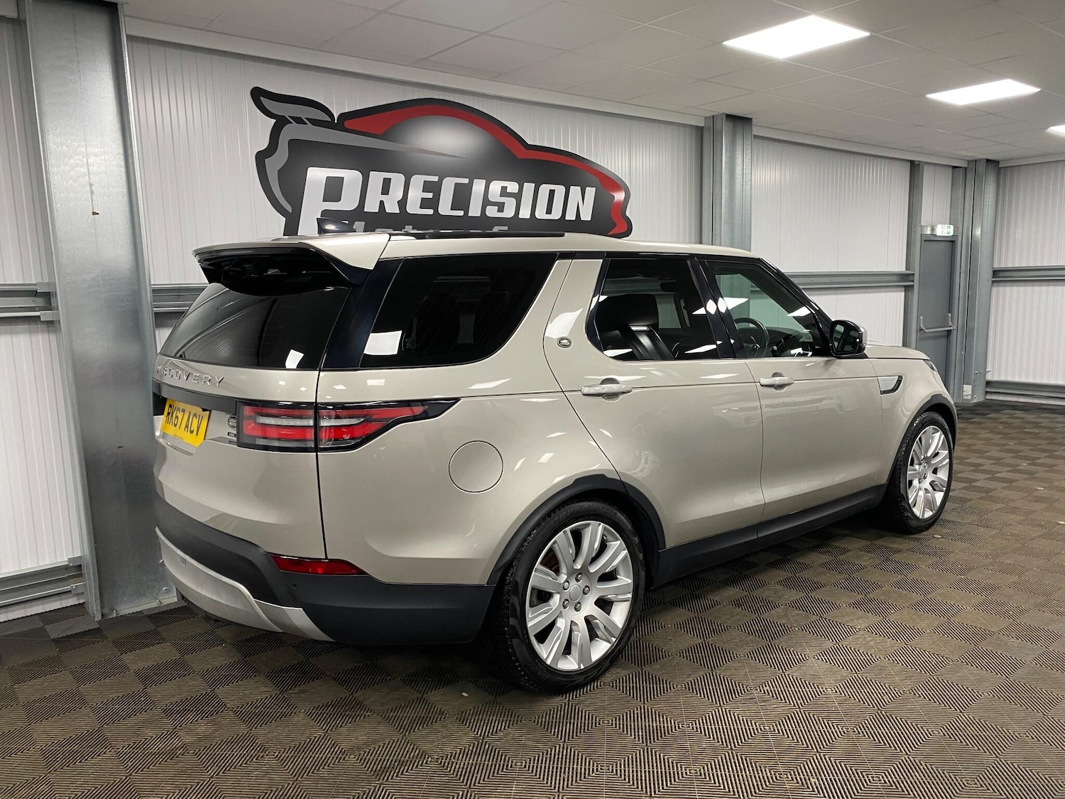 Used Land Rover Discovery 2017 for sale - 76865844: Photo 27