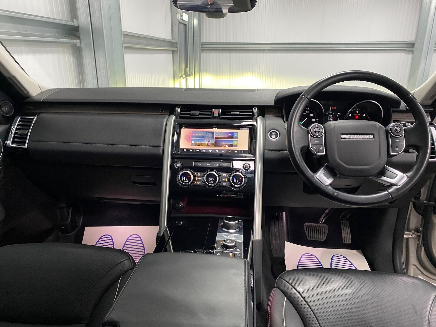 Used Land Rover Discovery 2017 for sale - 76865844: Photo 32