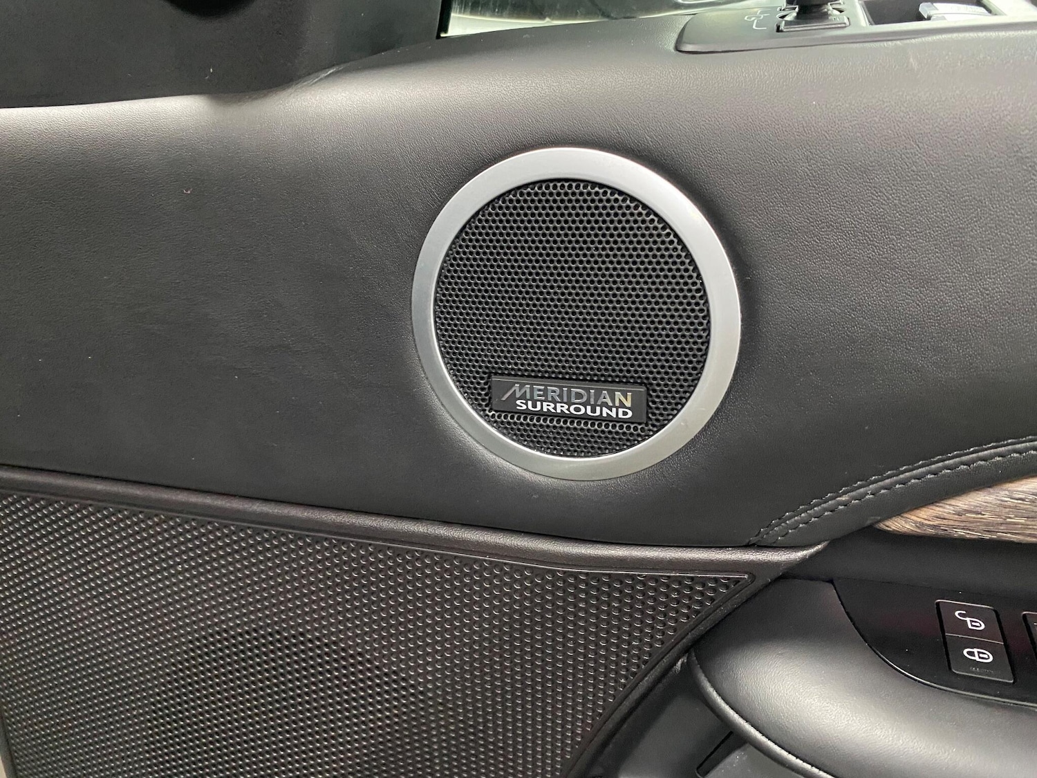 Used Land Rover Discovery 2017 for sale - 76865844: Photo 40