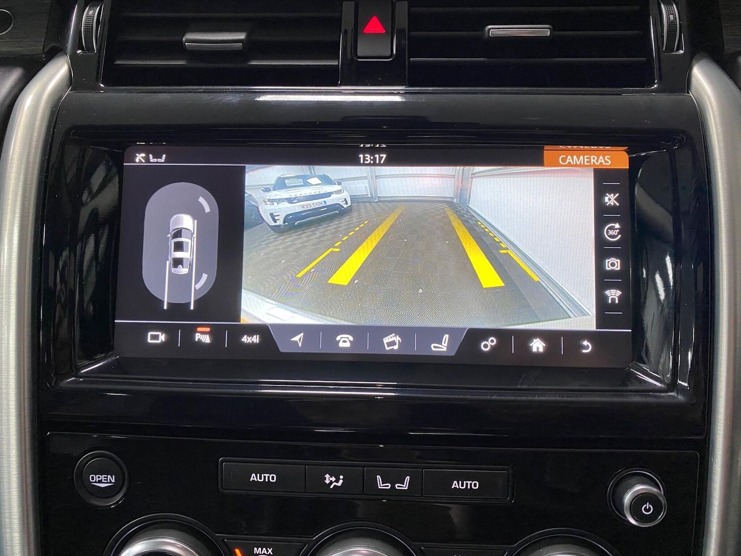 Used Land Rover Discovery 2017 for sale - 76865844: Photo 43