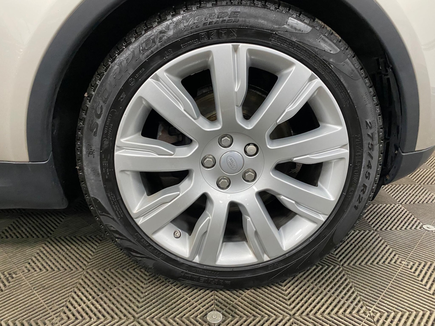 Used Land Rover Discovery 2017 for sale - 76865844: Photo 53