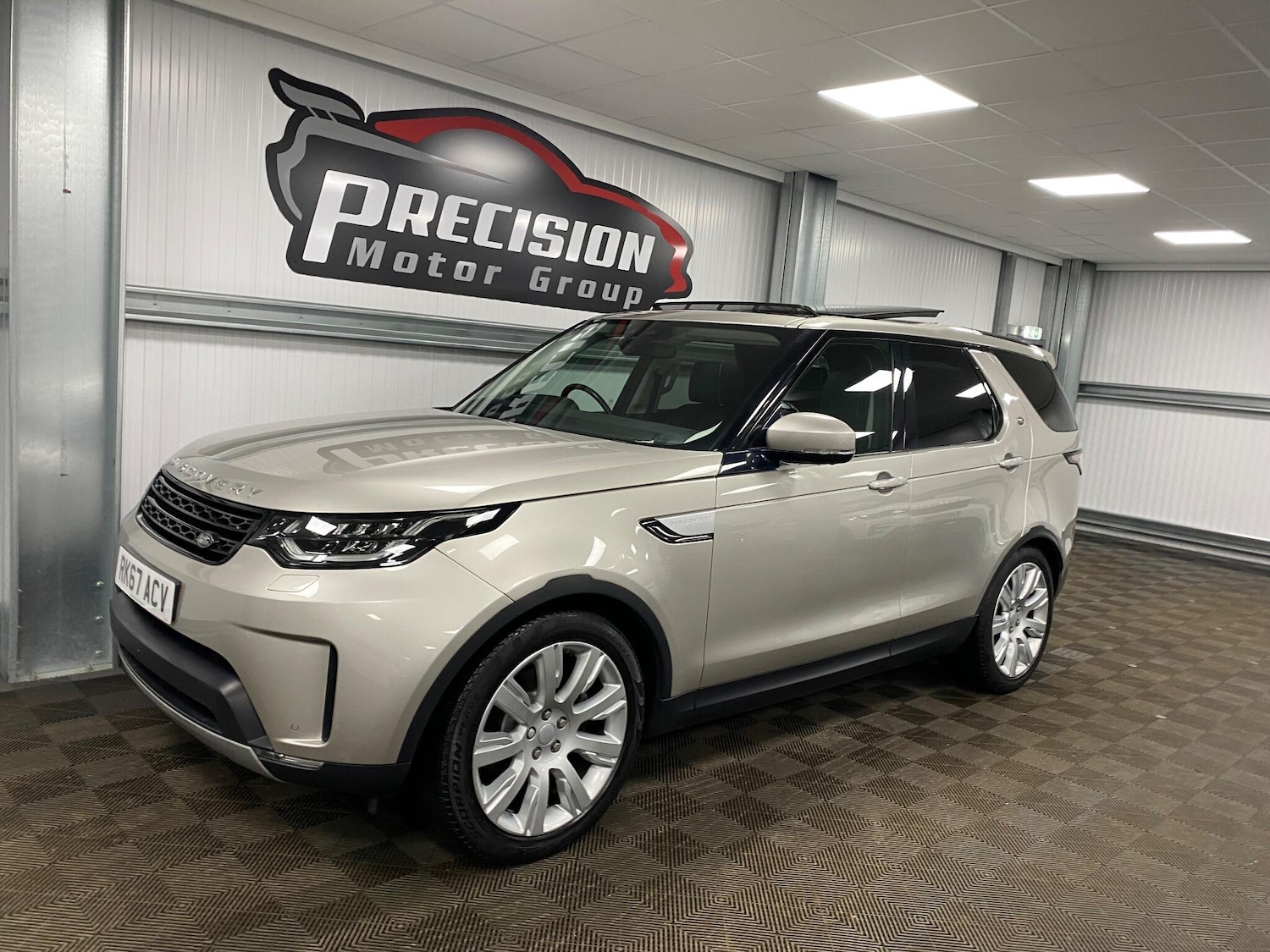 Used Land Rover Discovery 2017 for sale - 76865844: Photo 7