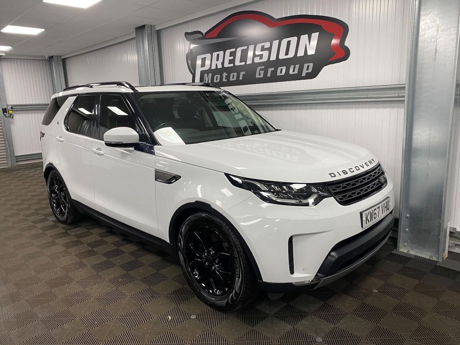 Used Land Rover Discovery 2018 for sale - 76997453: Photo 2