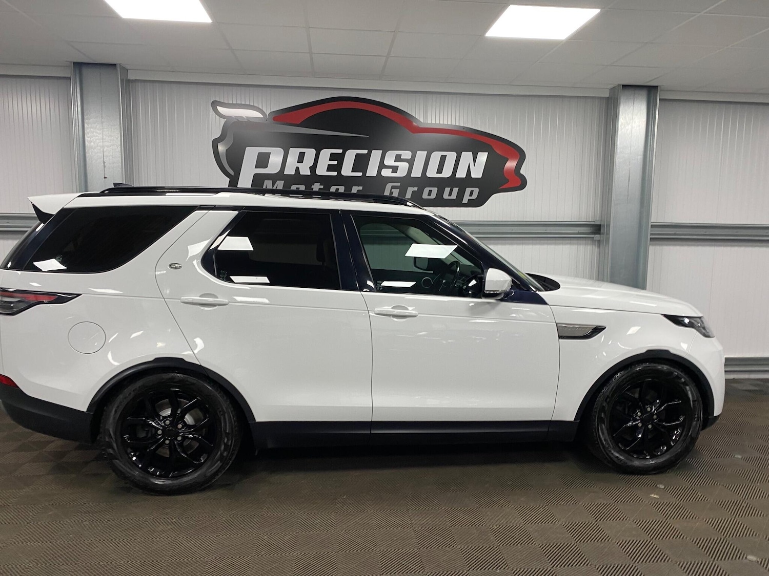 Used Land Rover Discovery 2018 for sale - 76997453: Photo 29