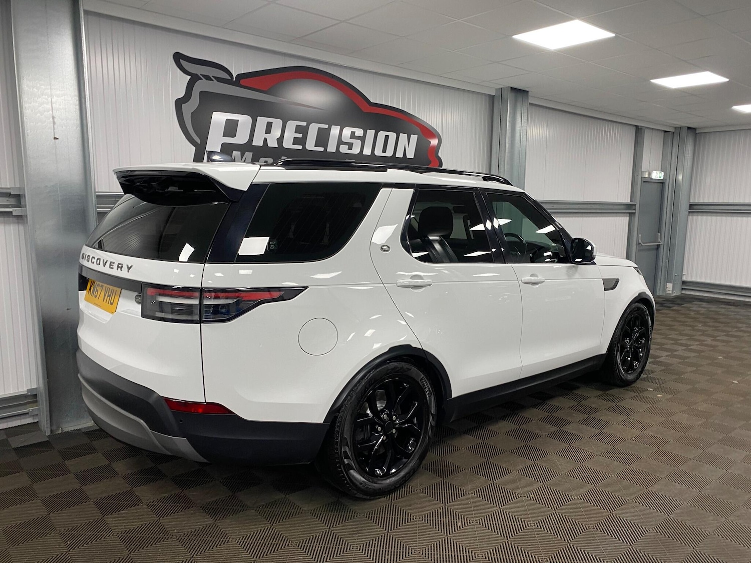 Used Land Rover Discovery 2018 for sale - 76997453: Photo 32