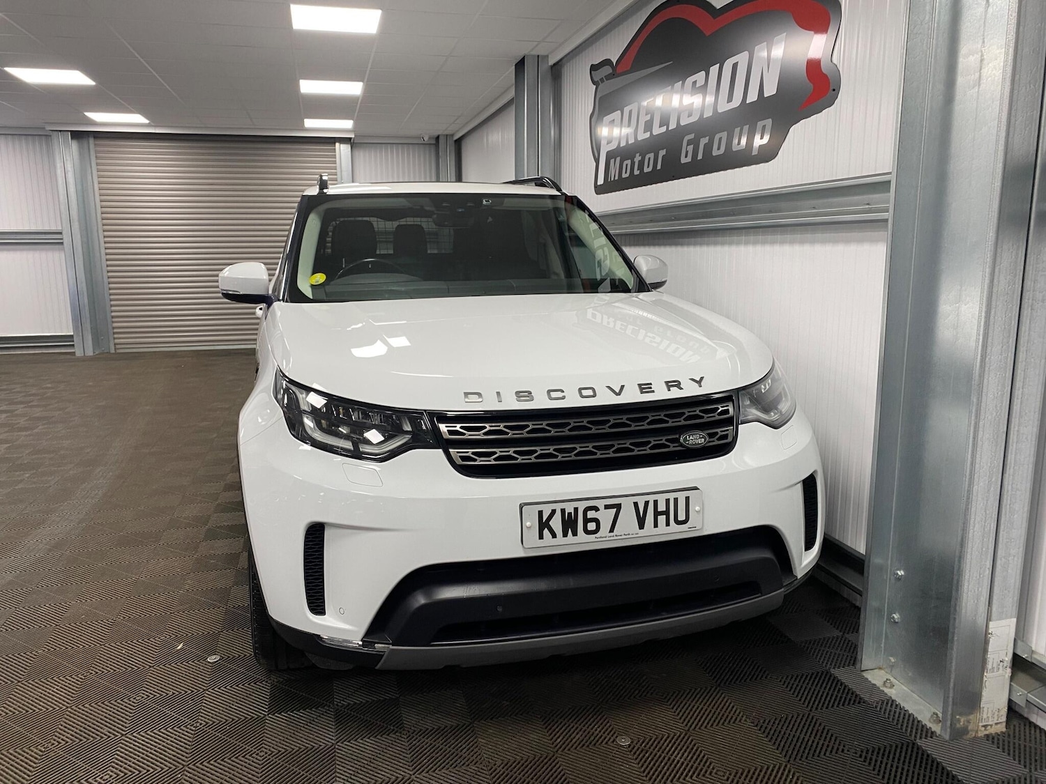Used Land Rover Discovery 2018 for sale - 76997453: Photo 4