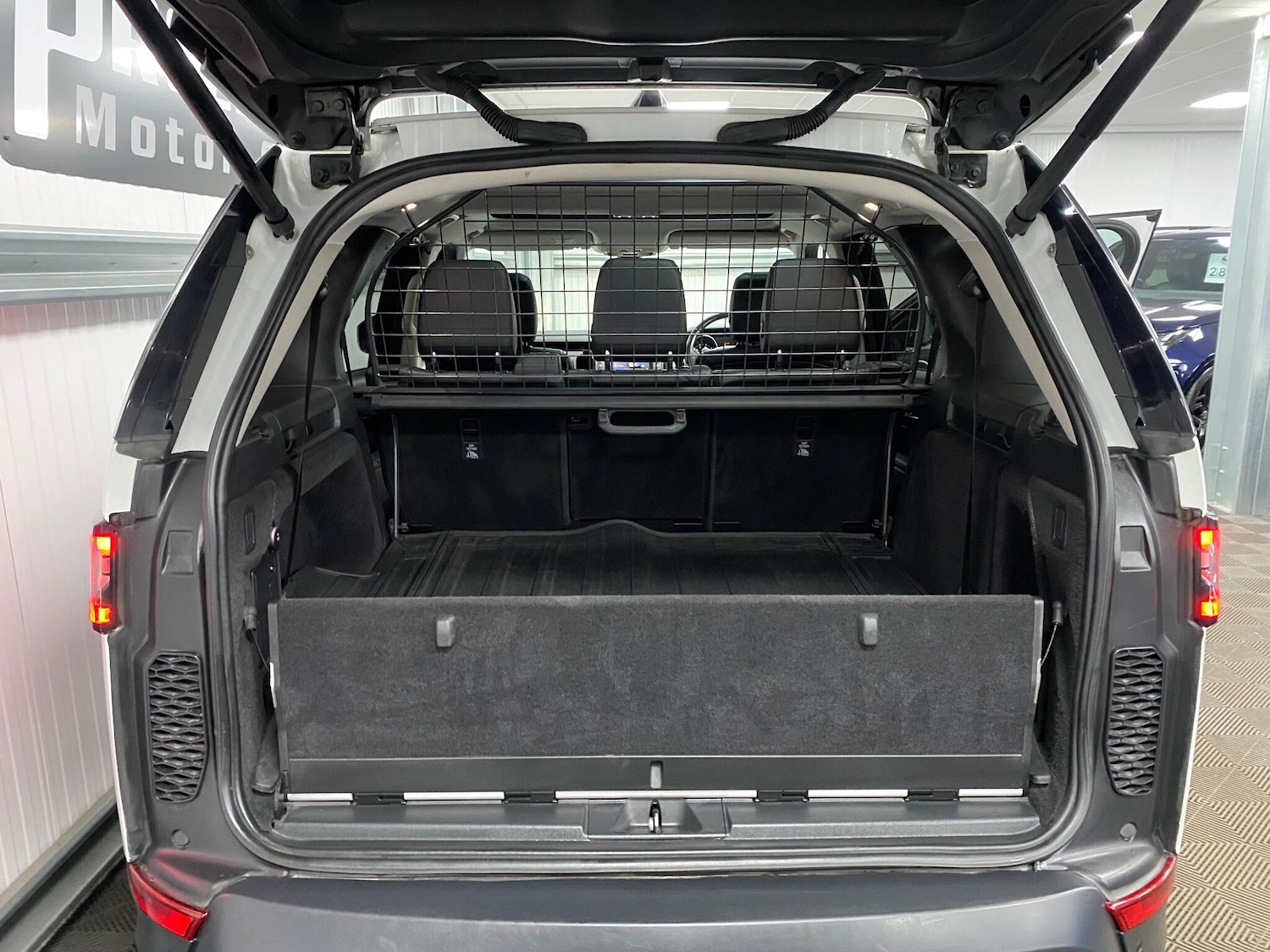 Used Land Rover Discovery 2018 for sale - 76997453: Photo 49