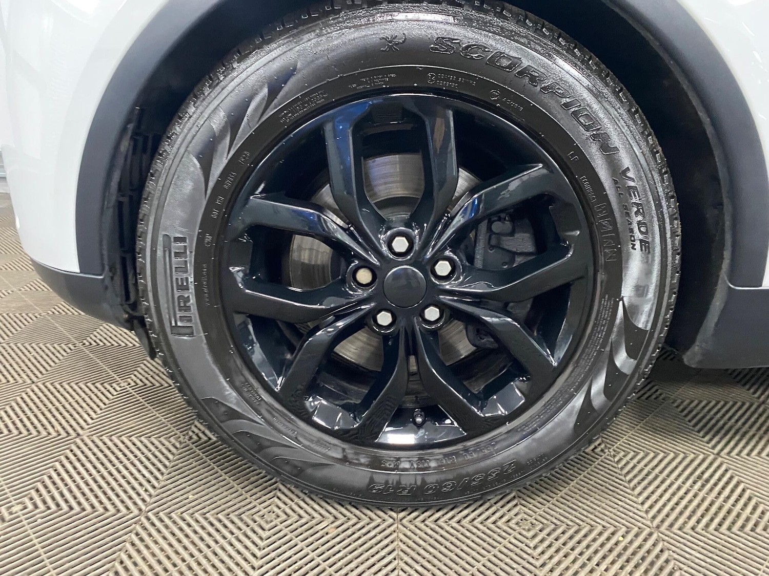 Used Land Rover Discovery 2018 for sale - 76997453: Photo 52