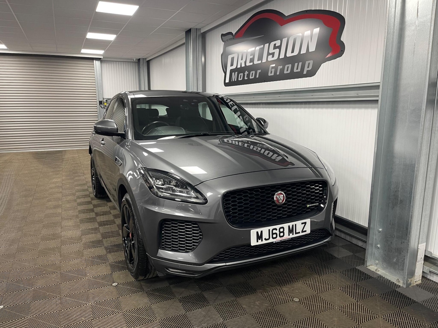 Used Jaguar E-Pace 2018 for sale - 77970298: Photo 2