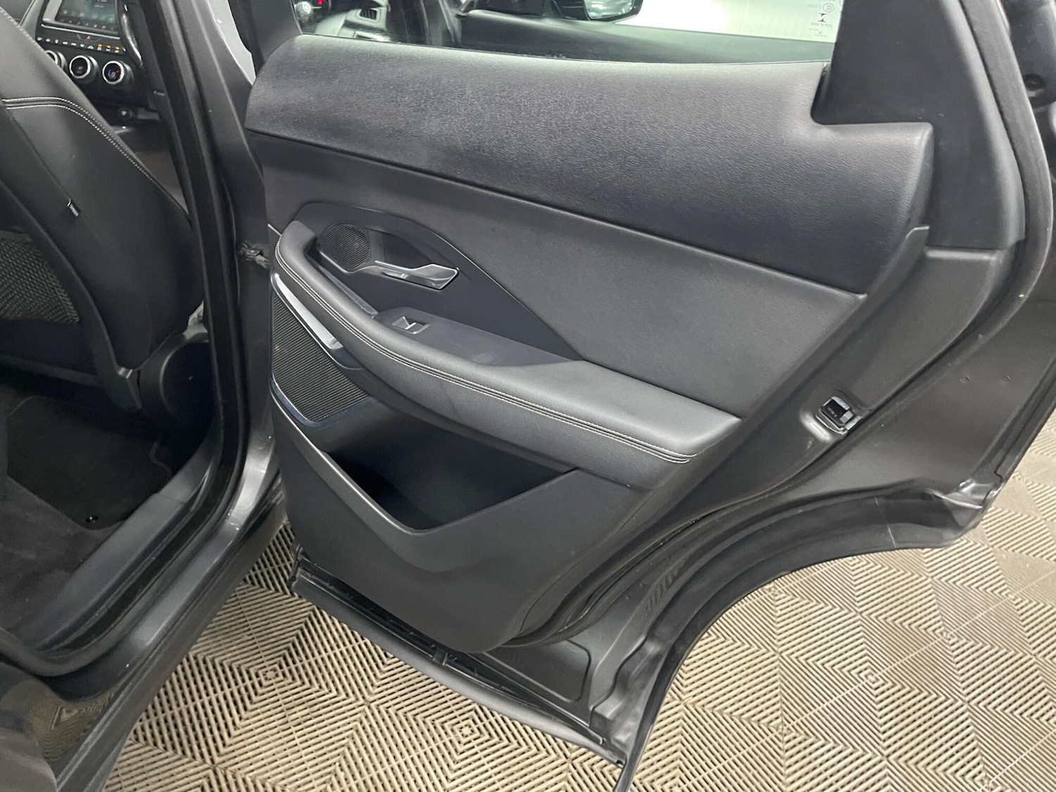 Used Jaguar E-Pace 2018 for sale - 77970298: Photo 49