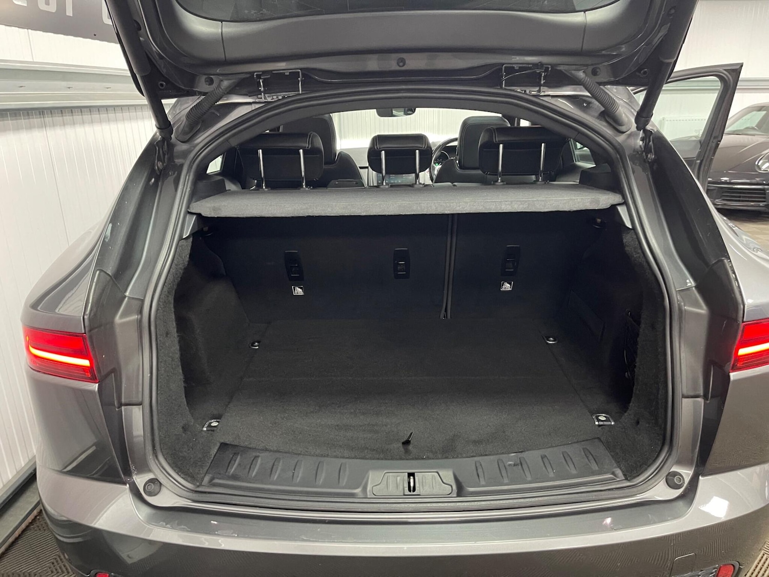 Used Jaguar E-Pace 2018 for sale - 77970298: Photo 53