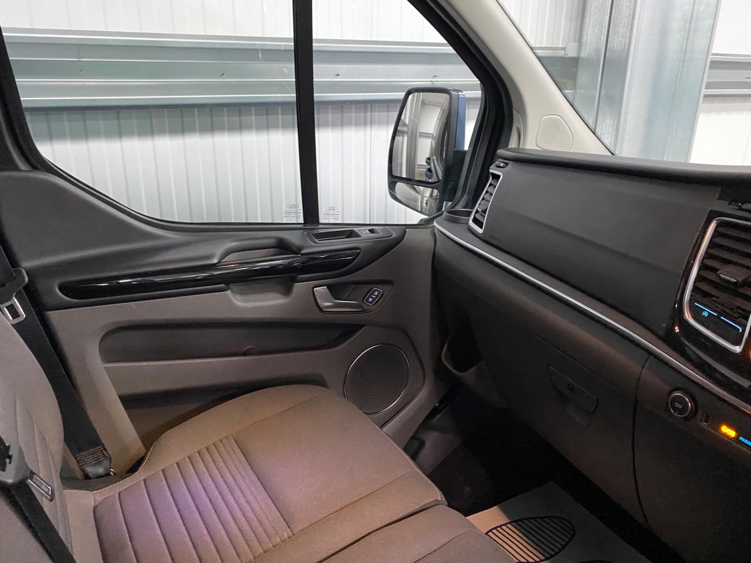 Used Ford Tourneo Custom 2019 for sale - 76995682: Photo 35