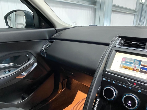 Used Jaguar E-Pace 2018 for sale - 75990812: Photo 32