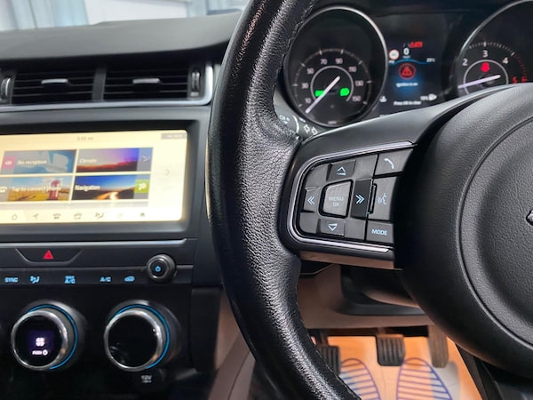 Used Jaguar E-Pace 2018 for sale - 75990812: Photo 33