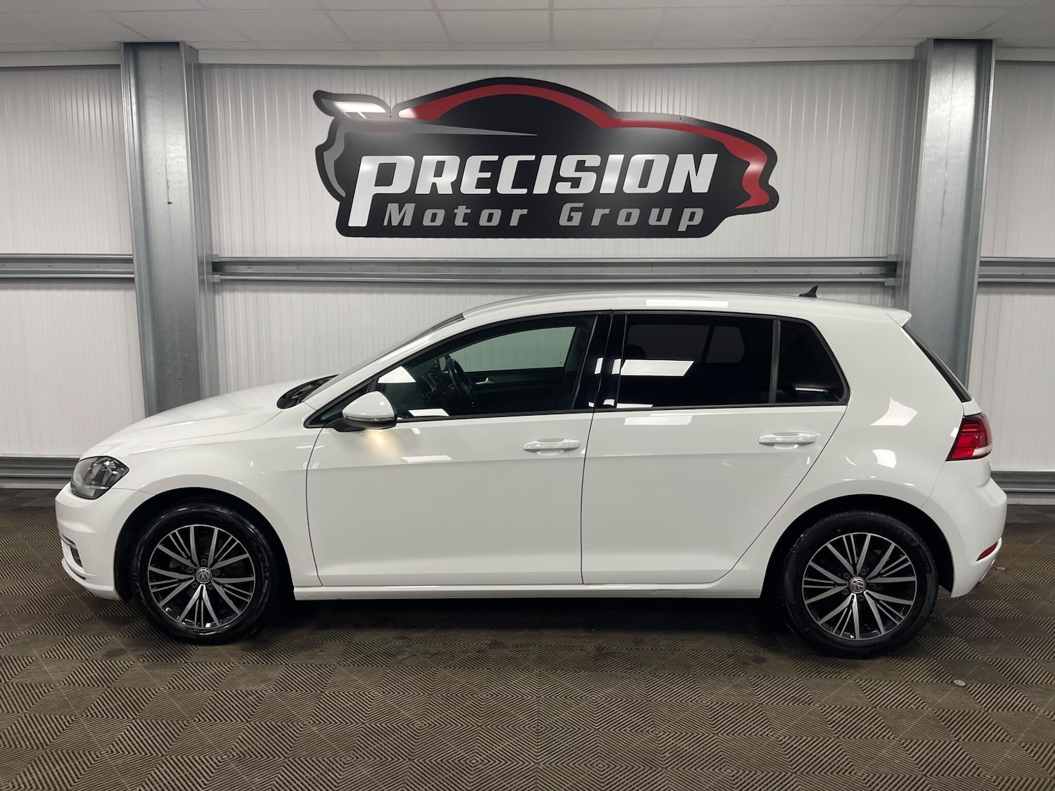 Used Volkswagen Golf 2017 for sale - 77658235: Photo 15