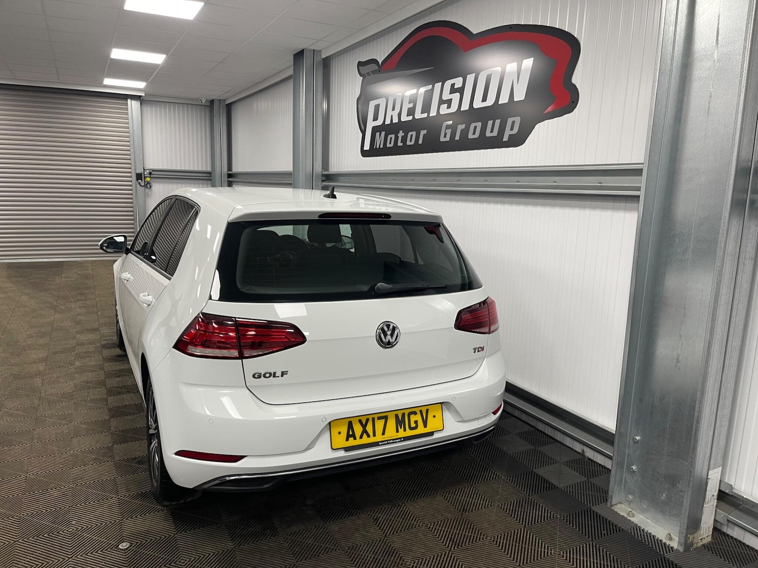 Used Volkswagen Golf 2017 for sale - 77658235: Photo 18