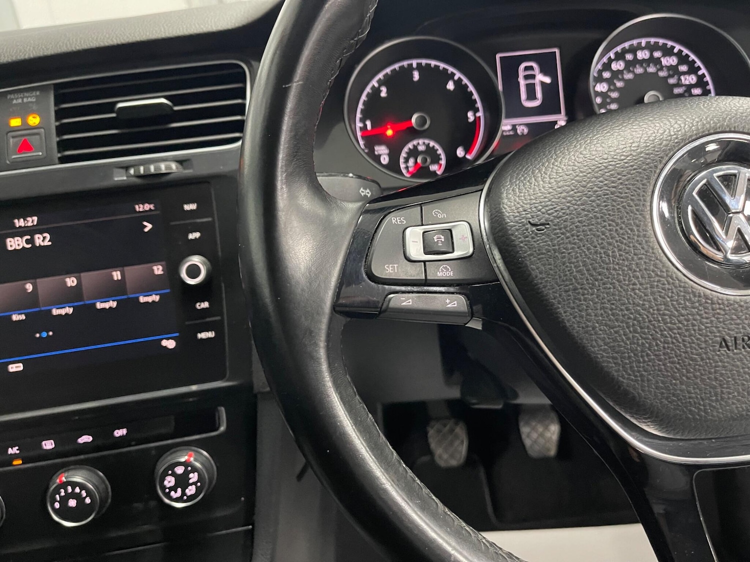 Used Volkswagen Golf 2017 for sale - 77658235: Photo 35