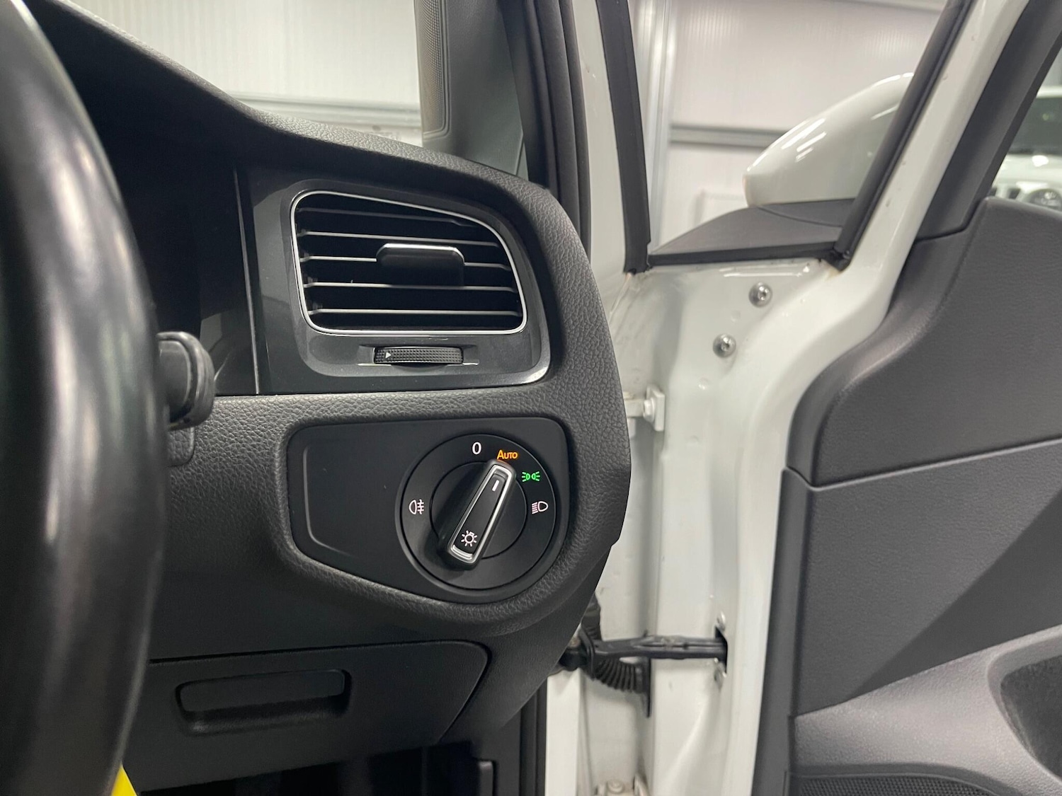 Used Volkswagen Golf 2017 for sale - 77658235: Photo 37