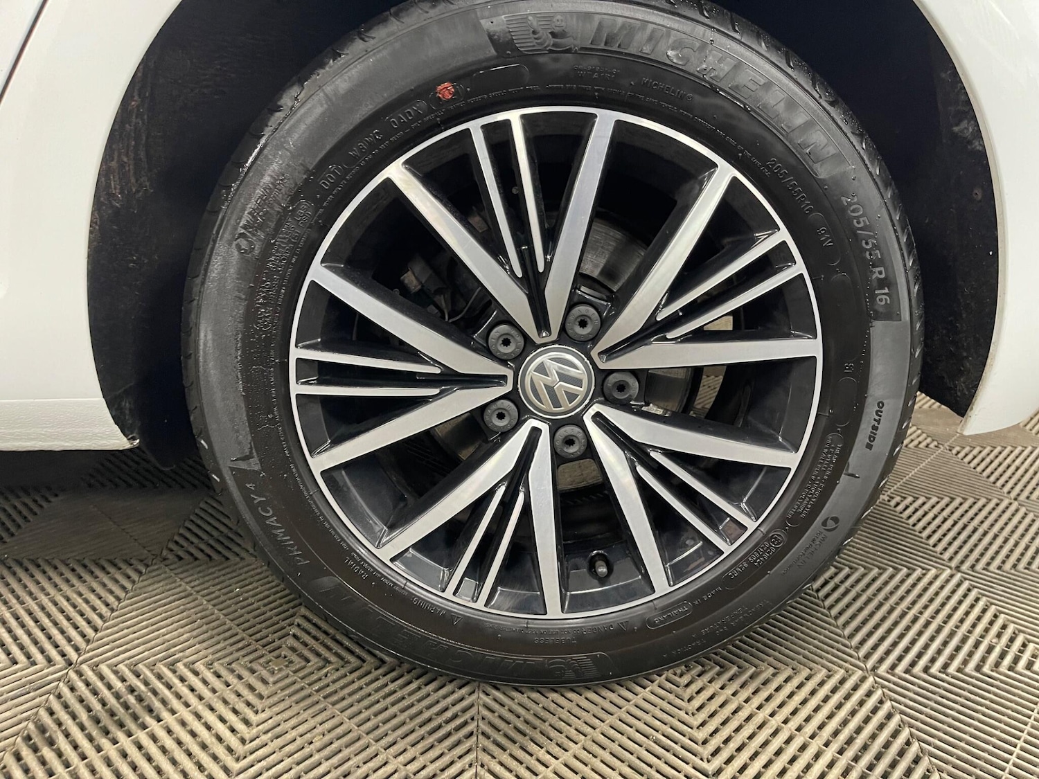 Used Volkswagen Golf 2017 for sale - 77658235: Photo 42