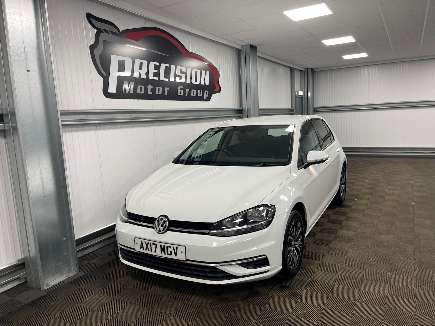 Used Volkswagen Golf 2017 for sale - 77658235: Photo 9