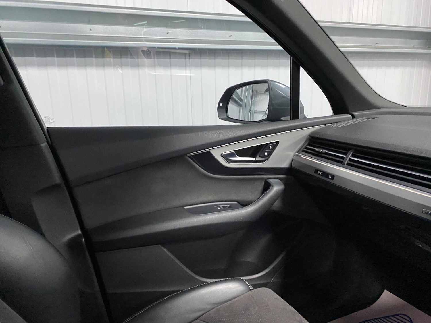 Used Audi Q7 2016 for sale - 76952384: Photo 45