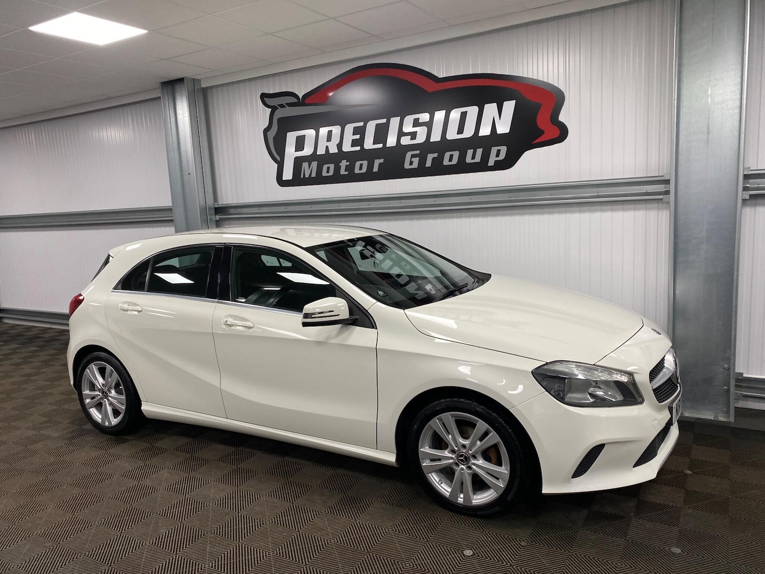 Used Mercedes-Benz A-Class 2017 for sale - 76633138: Photo 4
