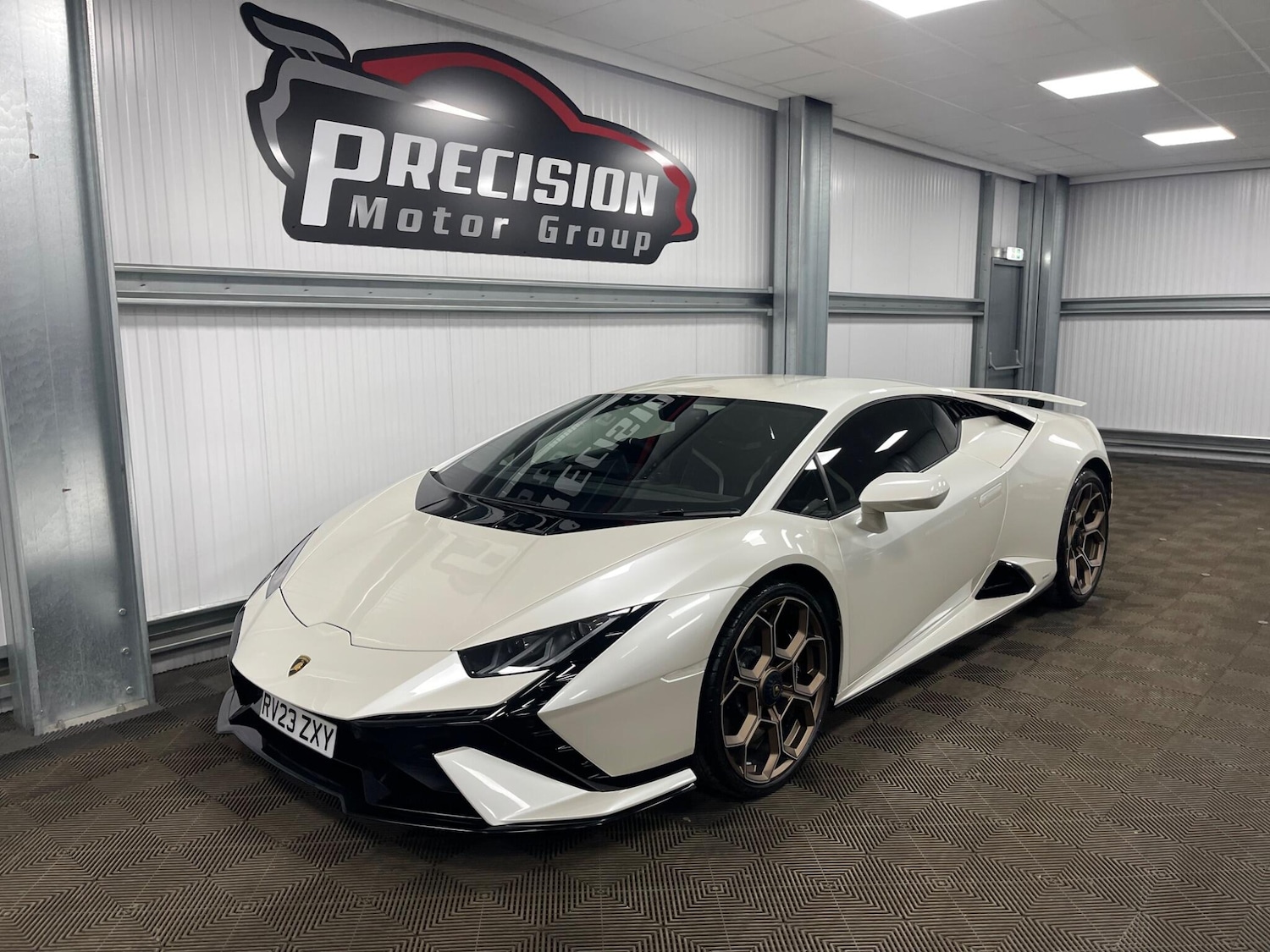 Used Lamborghini Huracan 2023 for sale - 77892365: Photo 10