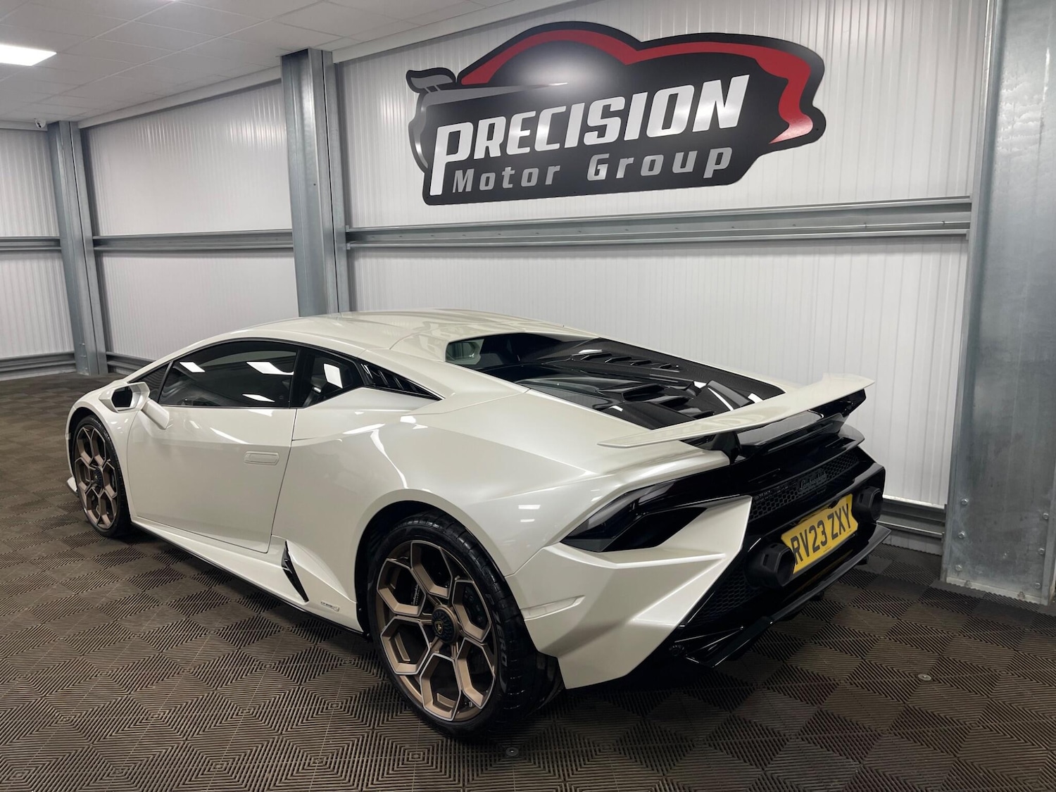 Used Lamborghini Huracan 2023 for sale - 77892365: Photo 12