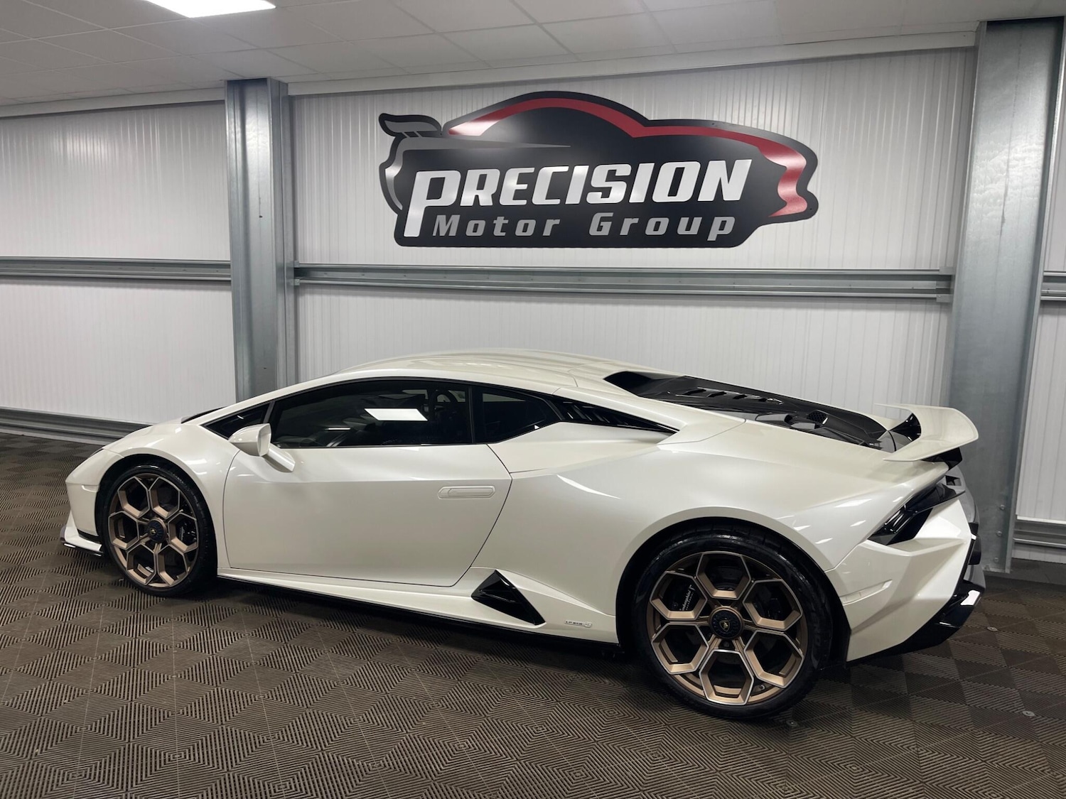 Used Lamborghini Huracan 2023 for sale - 77892365: Photo 14