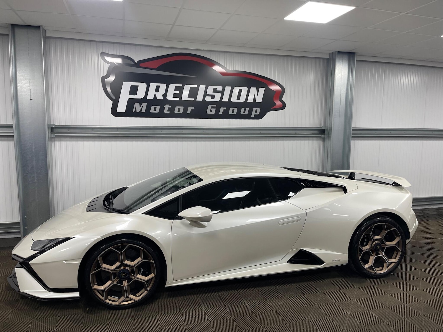 Used Lamborghini Huracan 2023 for sale - 77892365: Photo 15