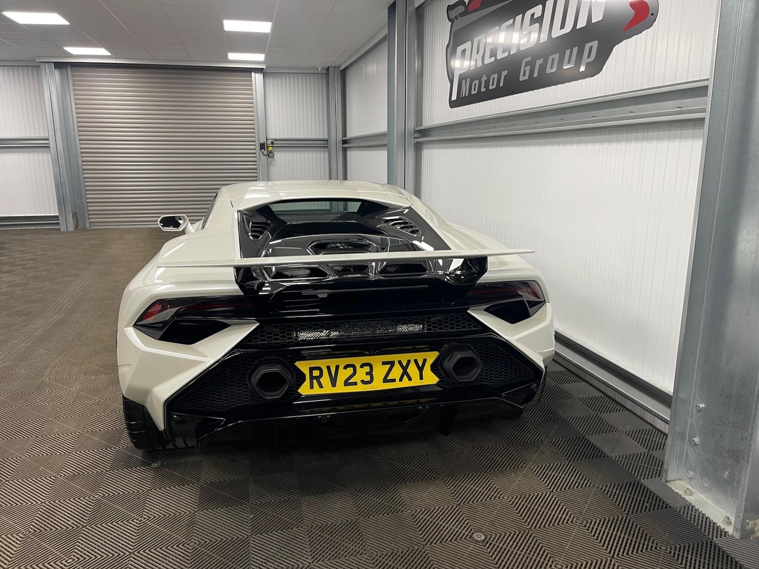 Used Lamborghini Huracan 2023 for sale - 77892365: Photo 17