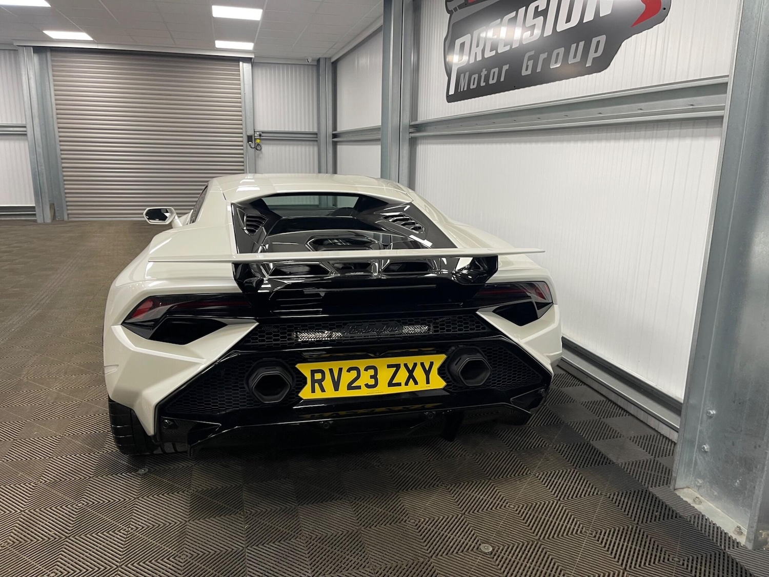 Used Lamborghini Huracan 2023 for sale - 77892365: Photo 18