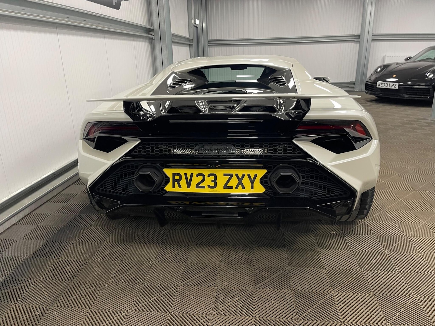 Used Lamborghini Huracan 2023 for sale - 77892365: Photo 22