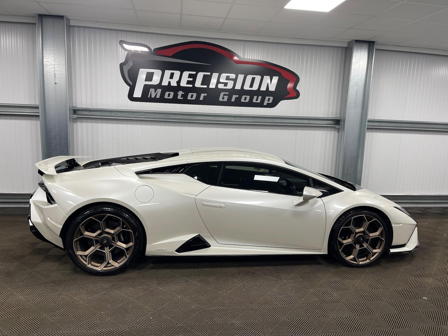 Used Lamborghini Huracan 2023 for sale - 77892365: Photo 24