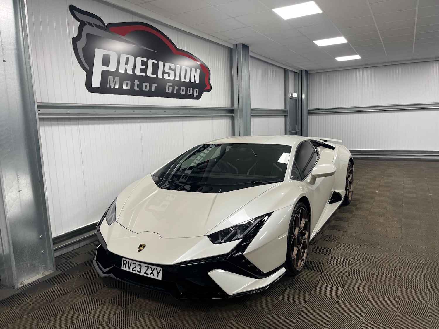 Used Lamborghini Huracan 2023 for sale - 77892365: Photo 26