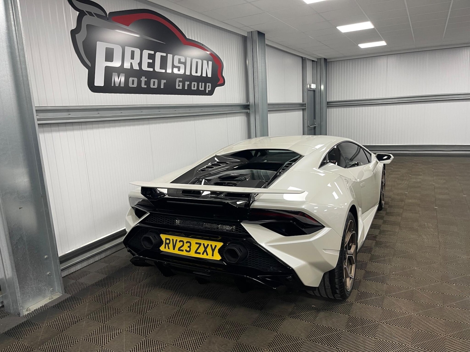 Used Lamborghini Huracan 2023 for sale - 77892365: Photo 27