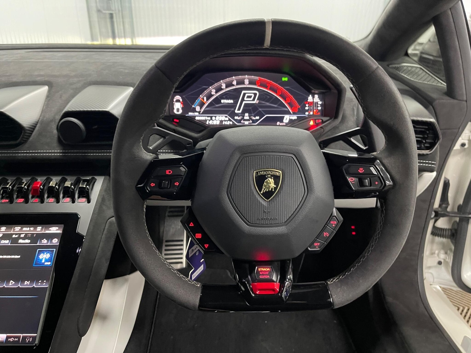 Used Lamborghini Huracan 2023 for sale - 77892365: Photo 30