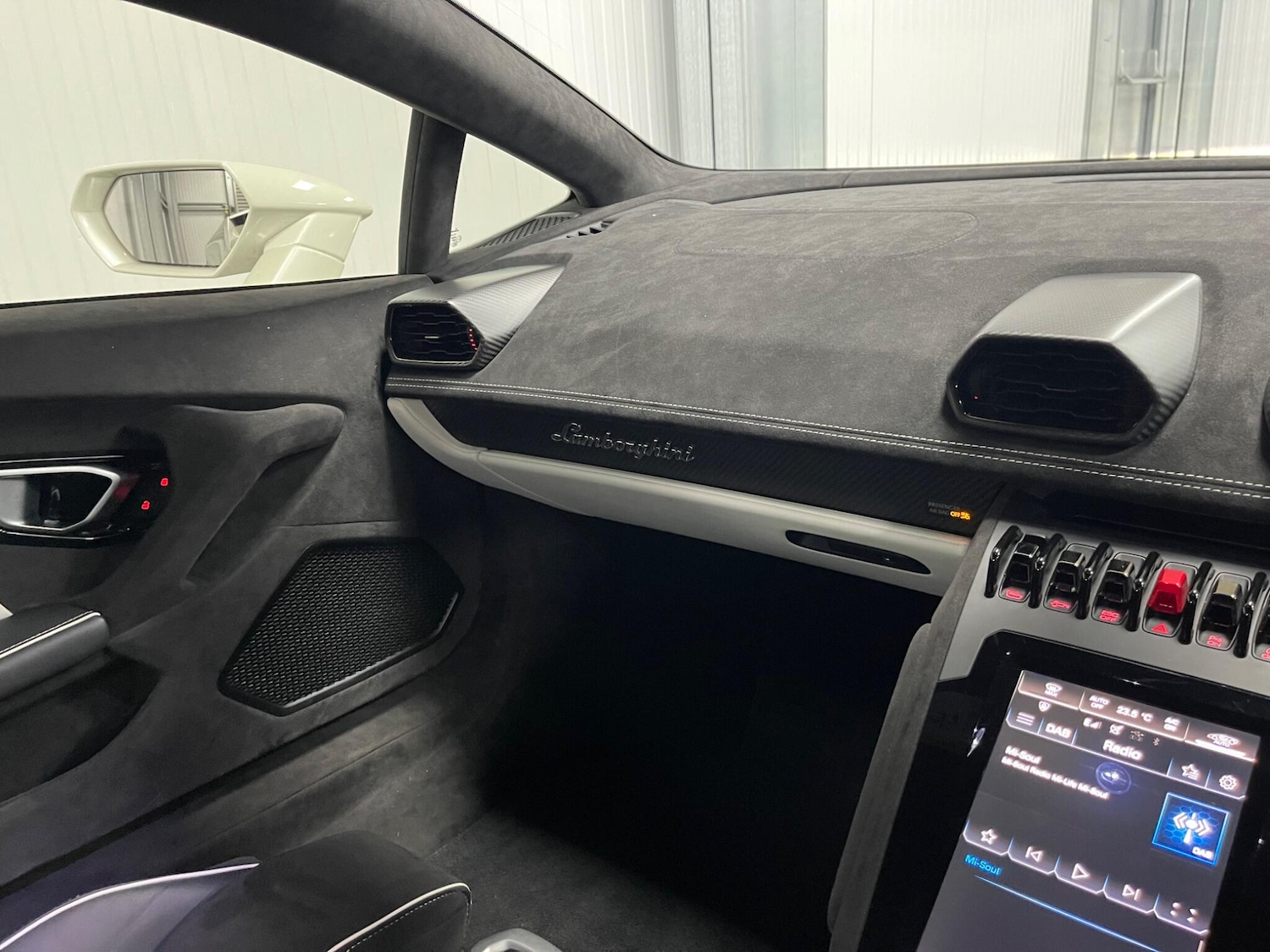 Used Lamborghini Huracan 2023 for sale - 77892365: Photo 32