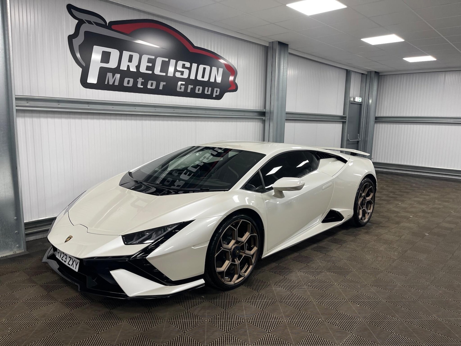 Used Lamborghini Huracan 2023 for sale - 77892365: Photo 6