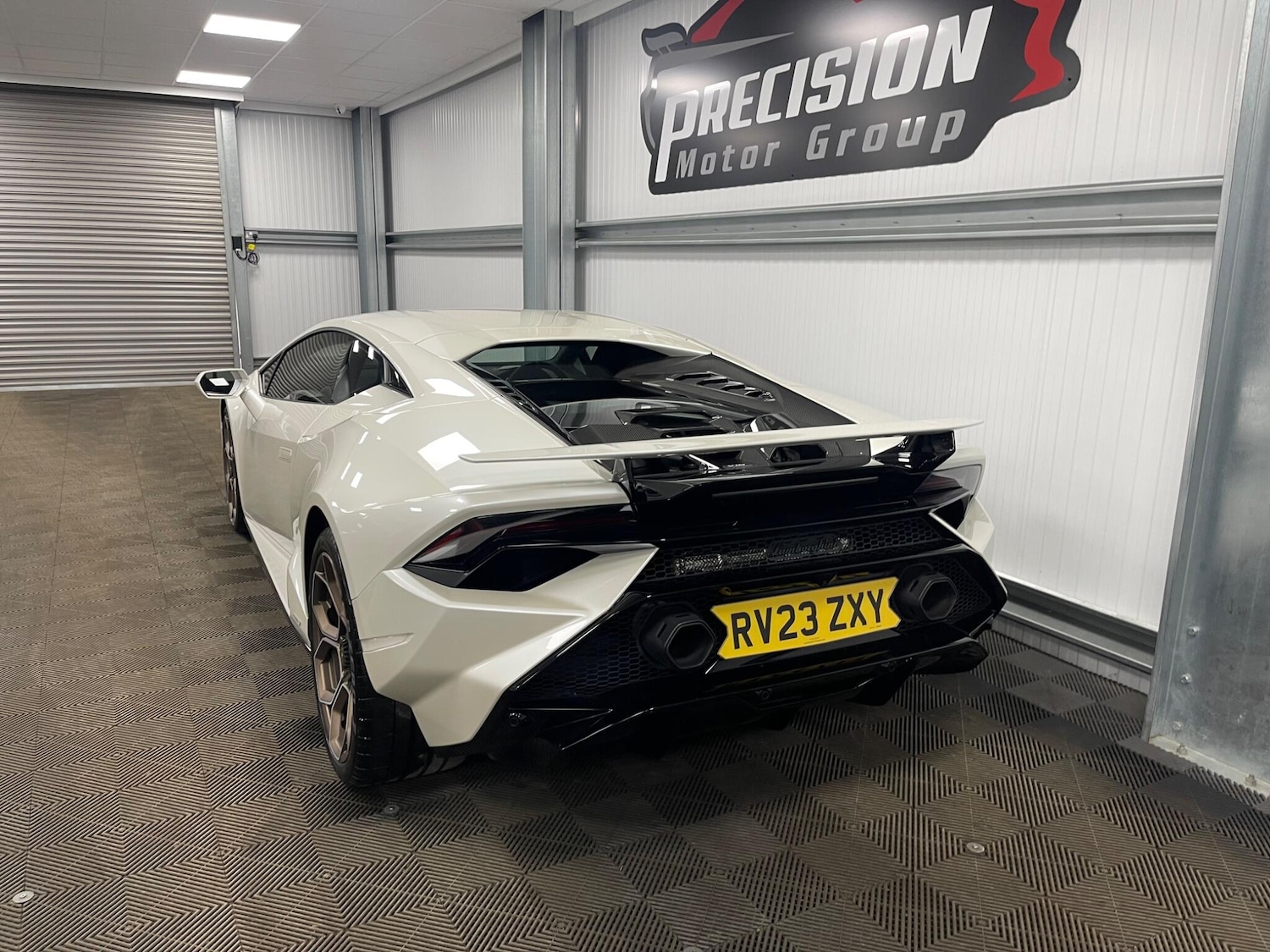 Used Lamborghini Huracan 2023 for sale - 77892365: Photo 7