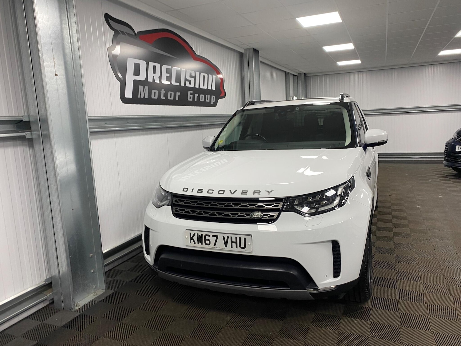 Used Land Rover Discovery 2018 for sale - 77091823: Photo 11