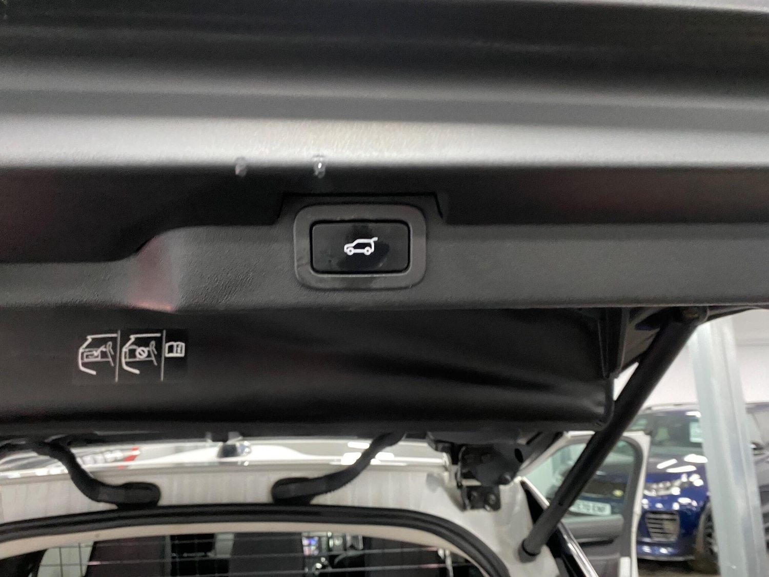 Used Land Rover Discovery 2018 for sale - 77091823: Photo 42