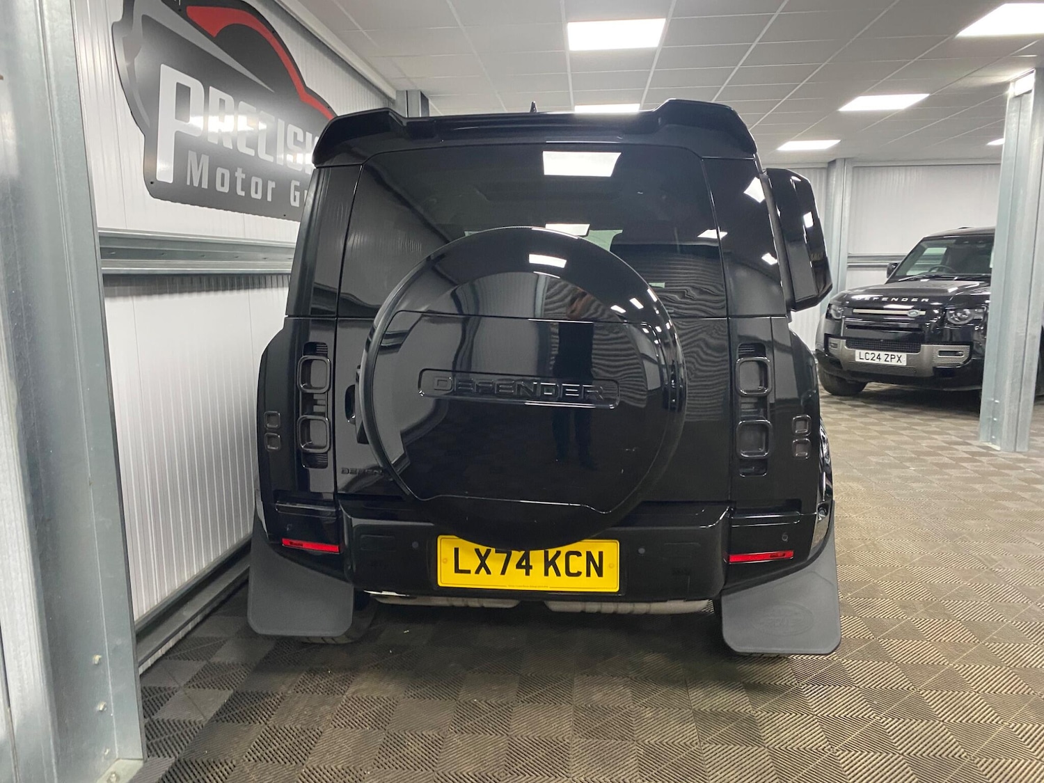 Used Land Rover Defender 2024 for sale - 77254770: Photo 15