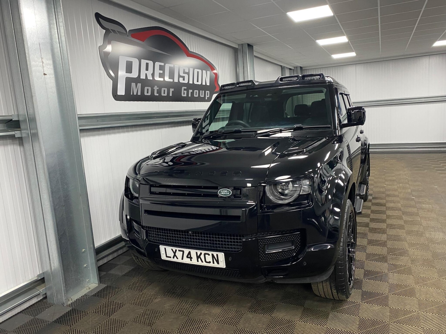 Used Land Rover Defender 2024 for sale - 77254770: Photo 16