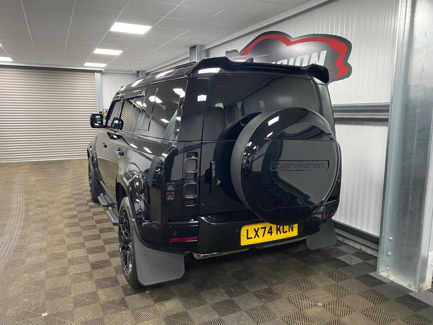 Used Land Rover Defender 2024 for sale - 77254770: Photo 18