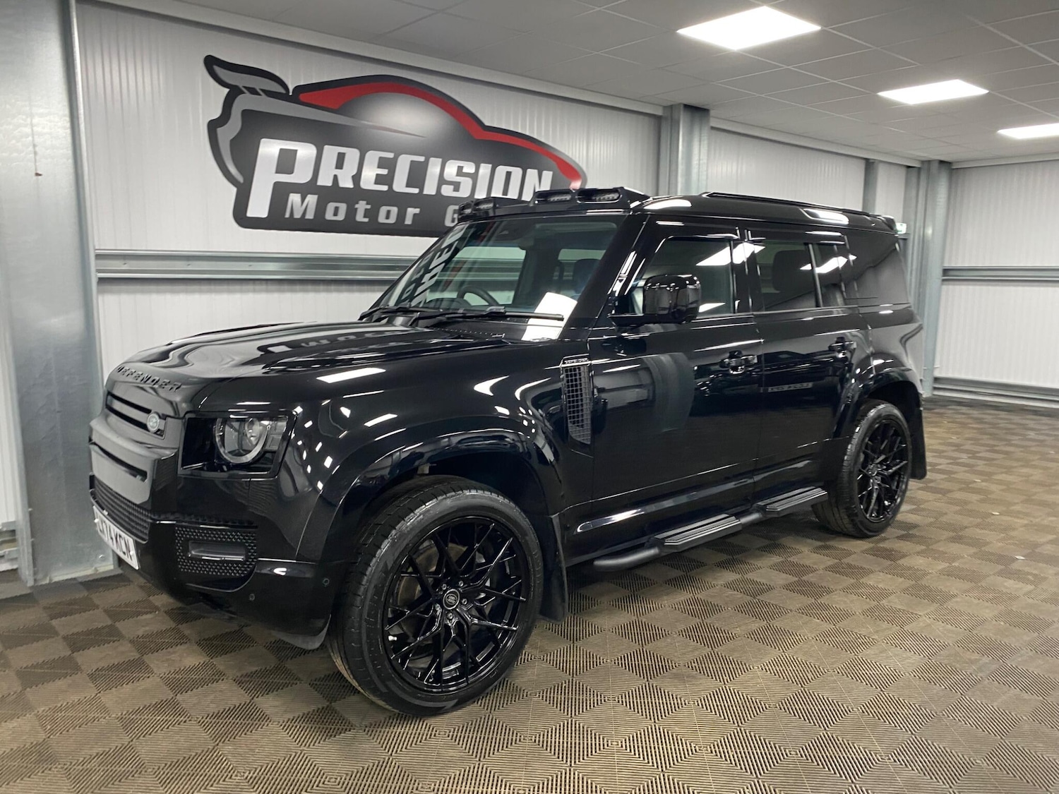 Used Land Rover Defender 2024 for sale - 77254770: Photo 21