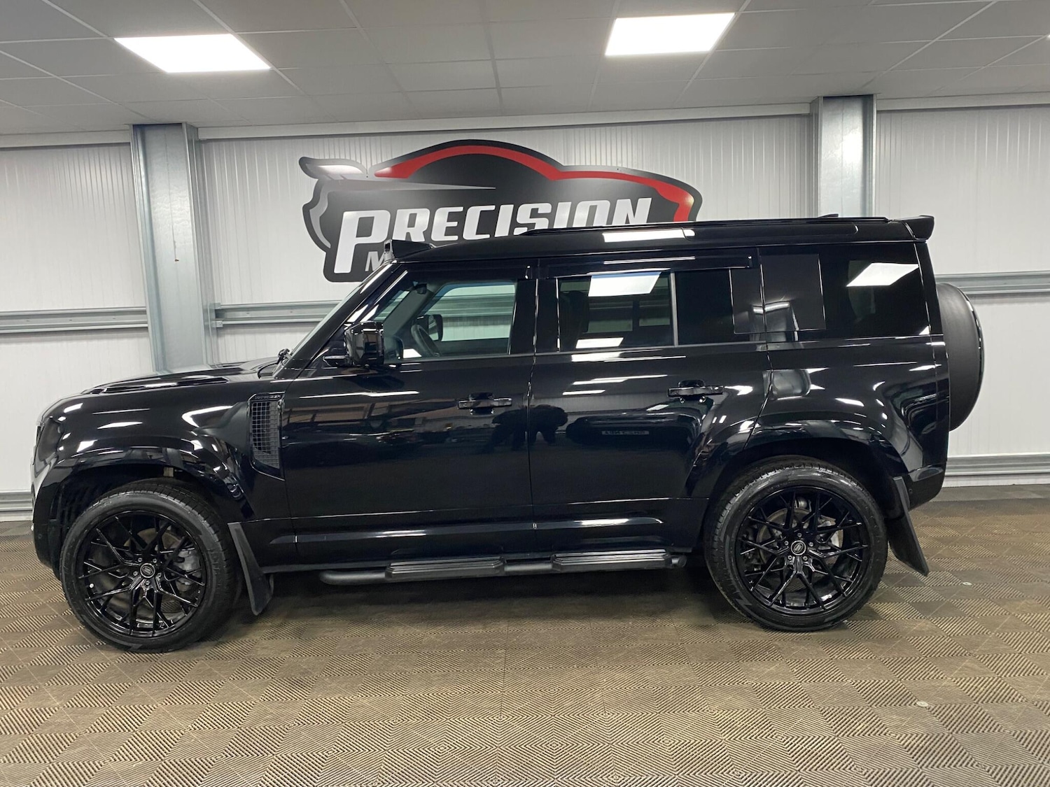 Used Land Rover Defender 2024 for sale - 77254770: Photo 24