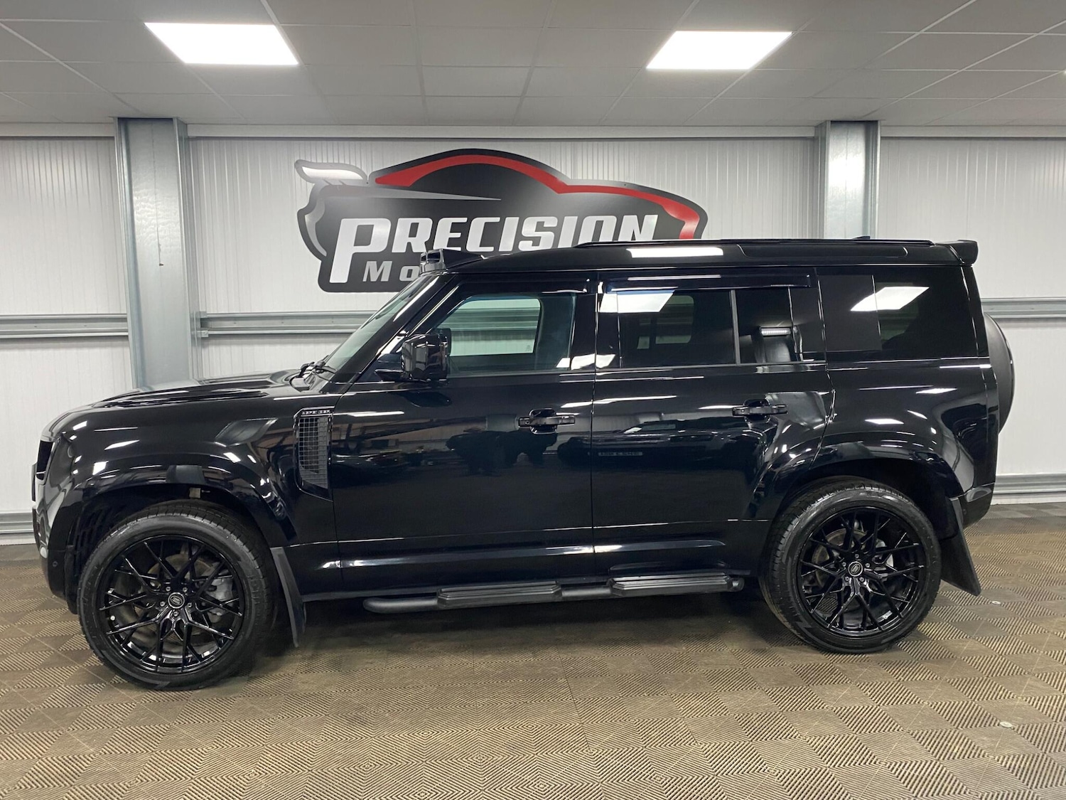 Used Land Rover Defender 2024 for sale - 77254770: Photo 26